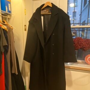 Source Unknown Black Trench Coat with Wide Lapels and Relaxed Fit